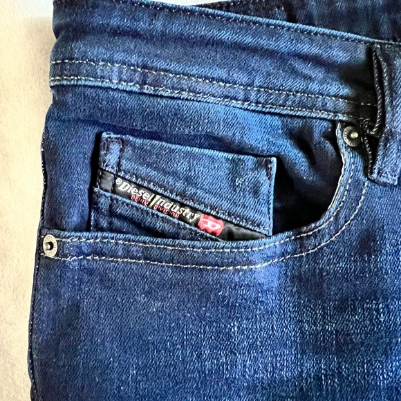 SOLD!!  🎉HOST PICK🎉 Diesel Jeans Size 34 x 32 - Picture 6 of 10